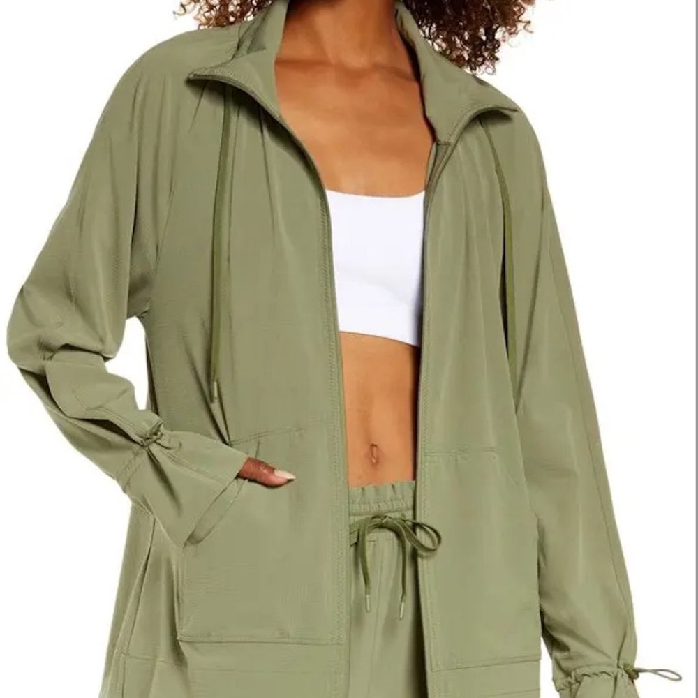 ☀️ Zella - Explore Stand Collar Jacket (Medium)